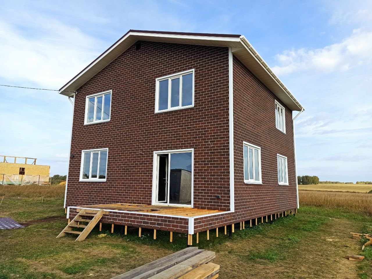 Каркасный дом, Дружный